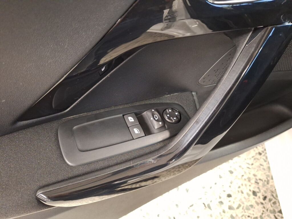 Peugeot 208 2019 Valkoinen