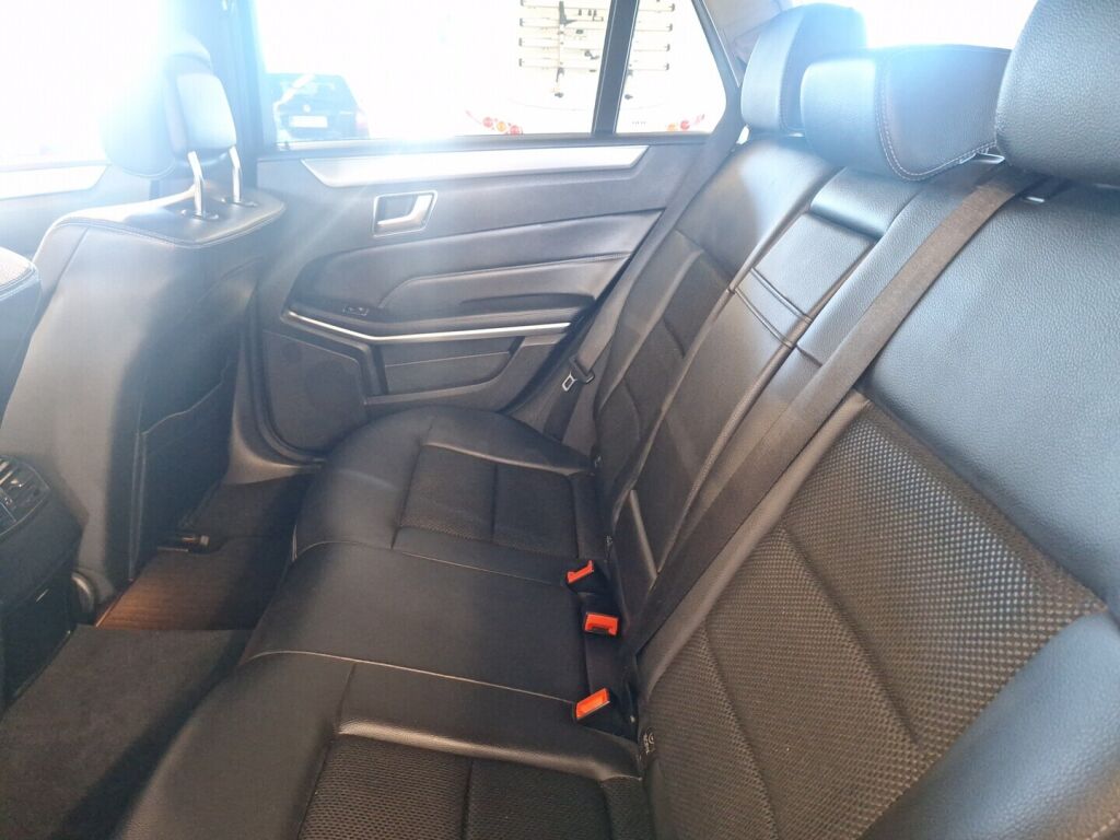 Mercedes-Benz E 2015 Musta