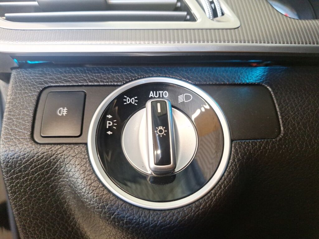 Mercedes-Benz E 2015 Musta