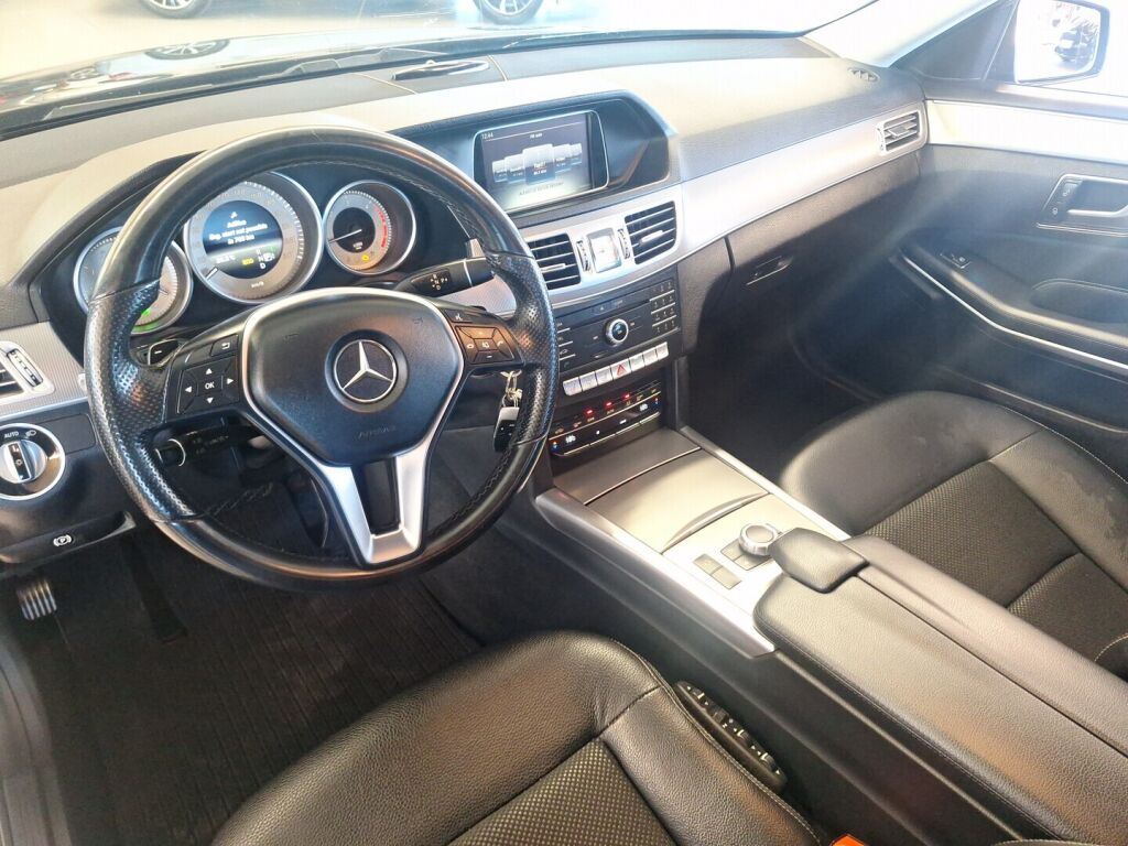 Mercedes-Benz E 2015 Musta