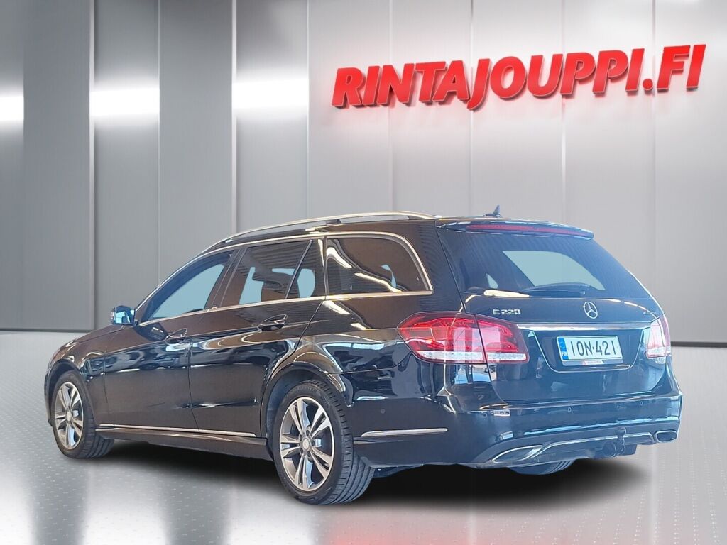 Mercedes-Benz E 2015 Musta