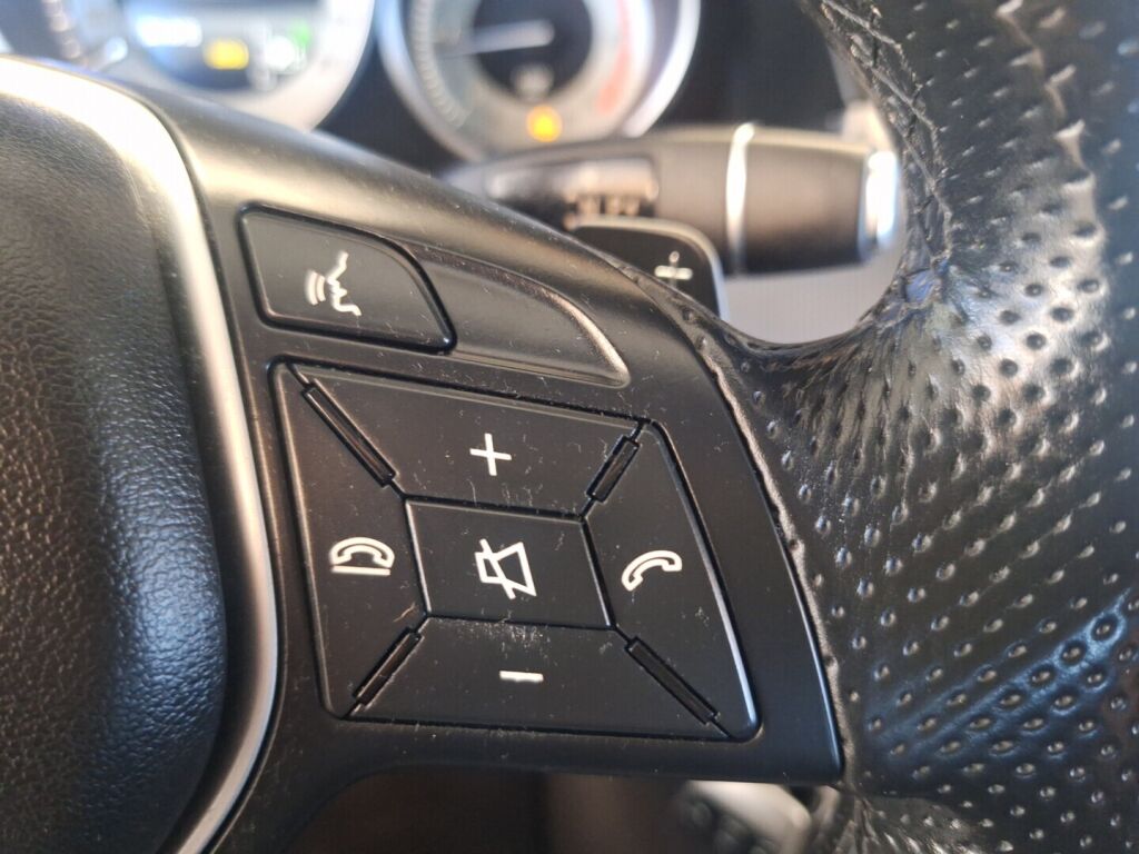 Mercedes-Benz E 2015 Musta