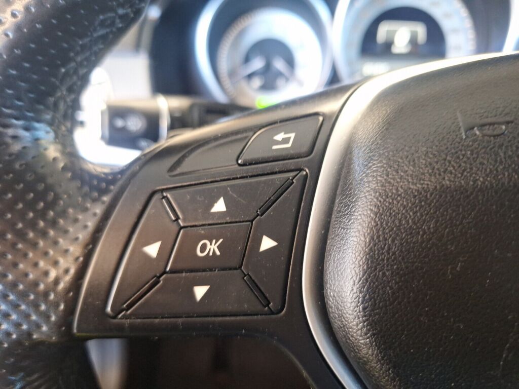 Mercedes-Benz E 2015 Musta