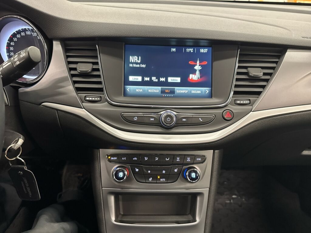 Opel Astra 2019 Valkoinen