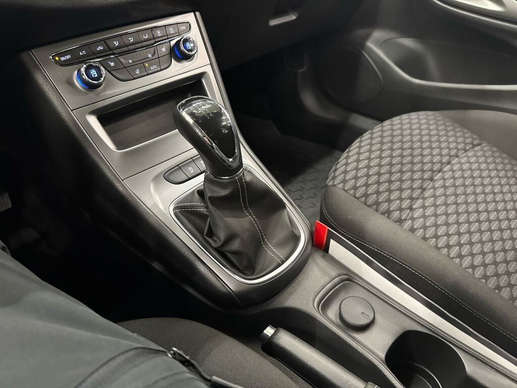 Opel Astra 2019 Valkoinen