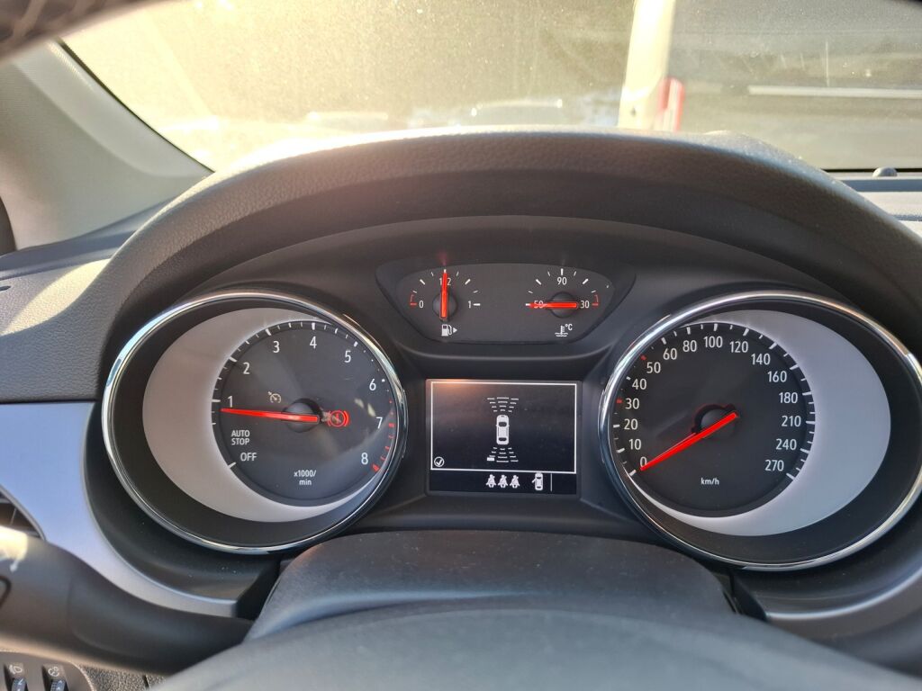 Opel Astra 2019 Valkoinen