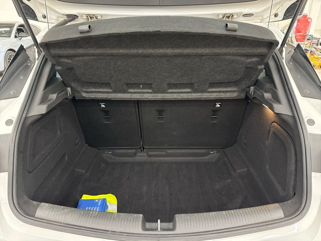 Opel Astra 2019 Valkoinen