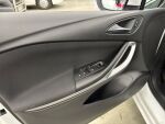 Opel Astra 2019 Valkoinen