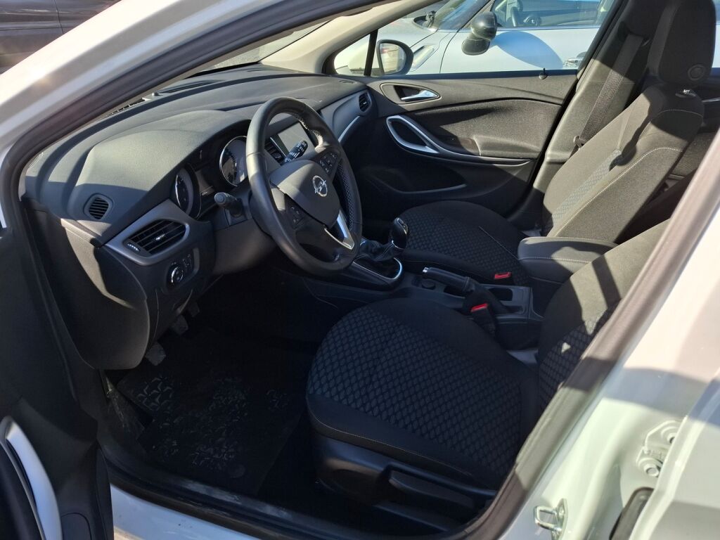 Opel Astra 2019 Valkoinen