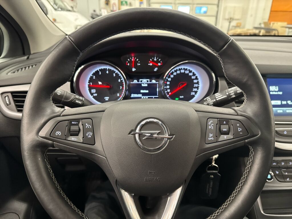 Opel Astra 2019 Valkoinen