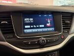 Opel Astra 2018 Punainen