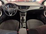 Opel Astra 2018 Punainen