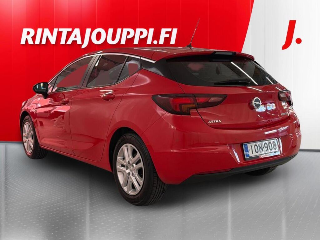 Opel Astra 2018 Punainen