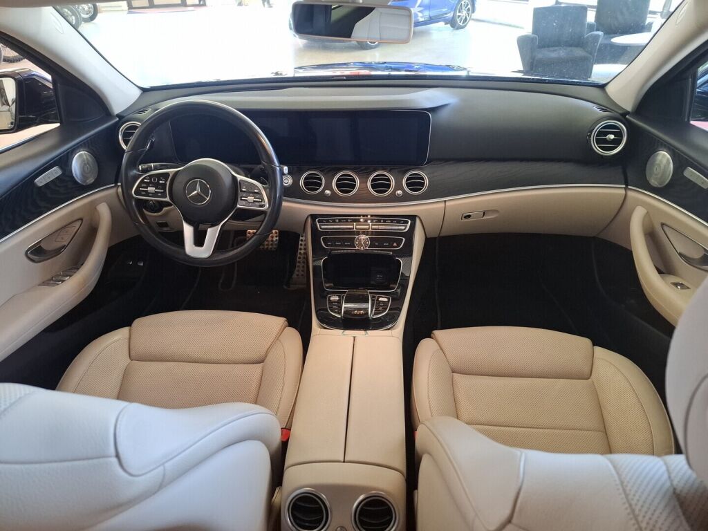 Mercedes-Benz E 2018 Sininen