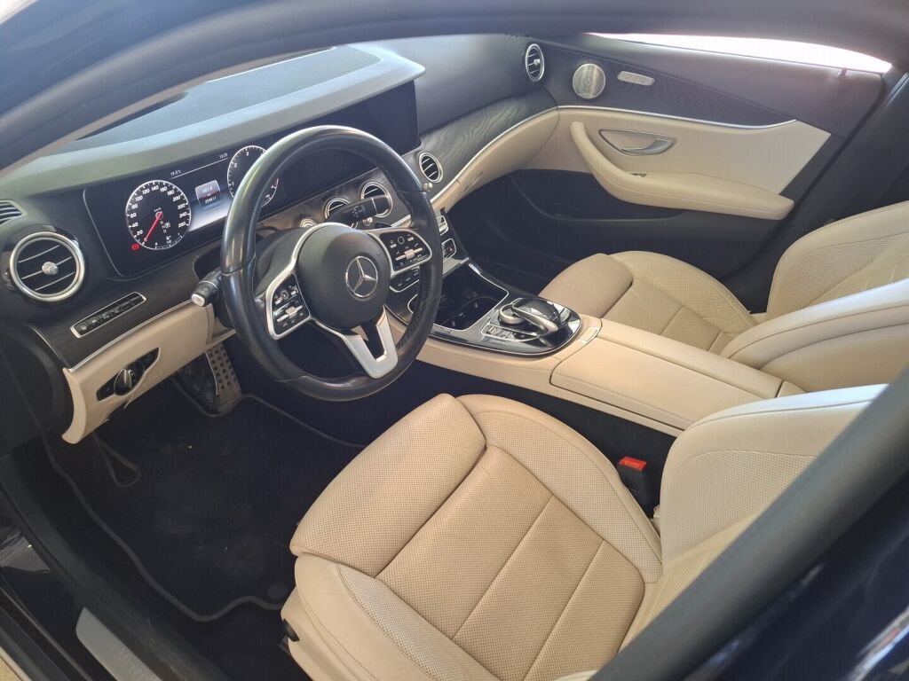 Mercedes-Benz E 2018 Sininen