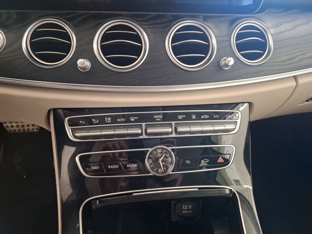 Mercedes-Benz E 2018 Sininen