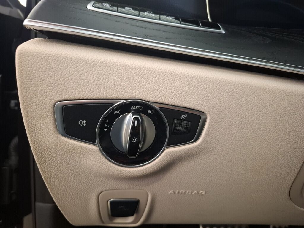 Mercedes-Benz E 2018 Sininen