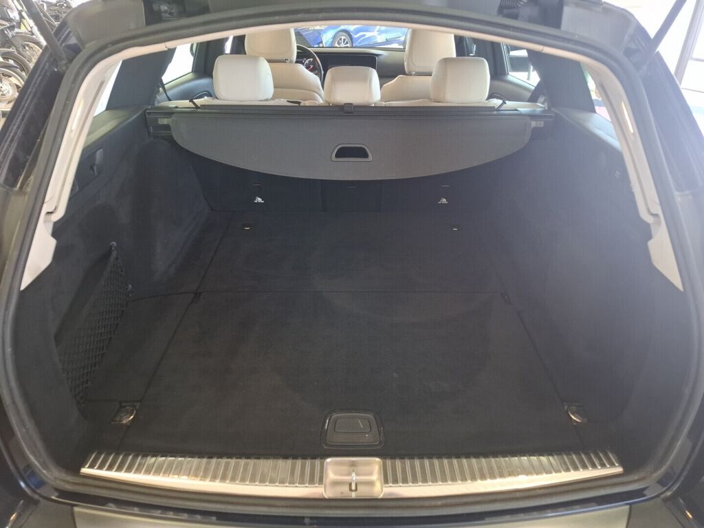 Mercedes-Benz E 2018 Sininen