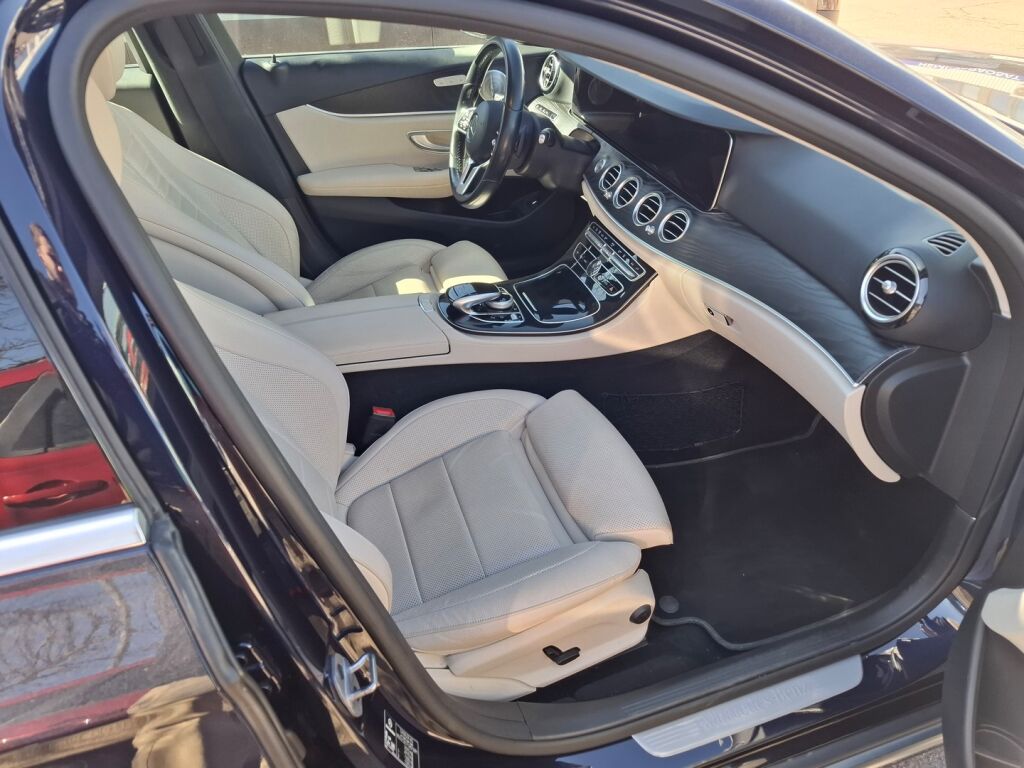 Mercedes-Benz E 2018 Sininen