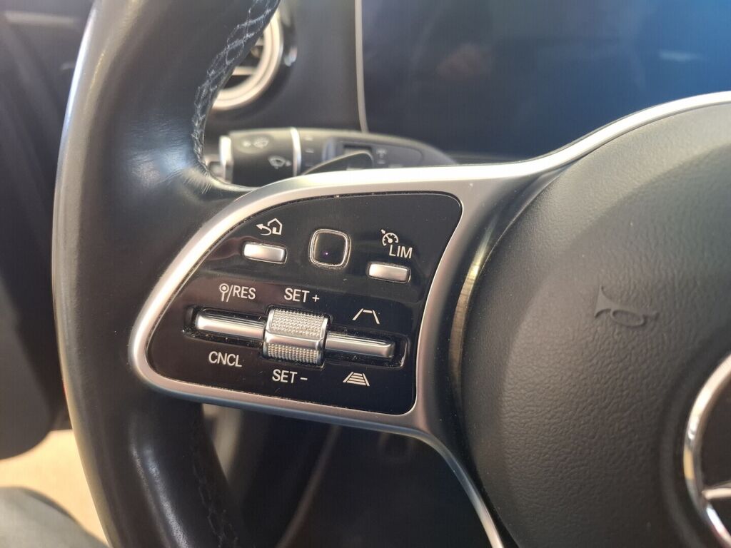 Mercedes-Benz E 2018 Sininen