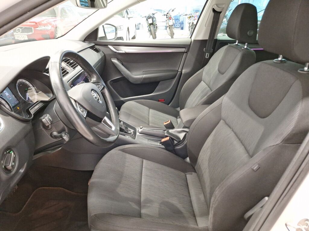 Skoda Octavia 2019 Valkoinen
