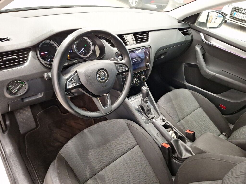 Skoda Octavia 2019 Valkoinen