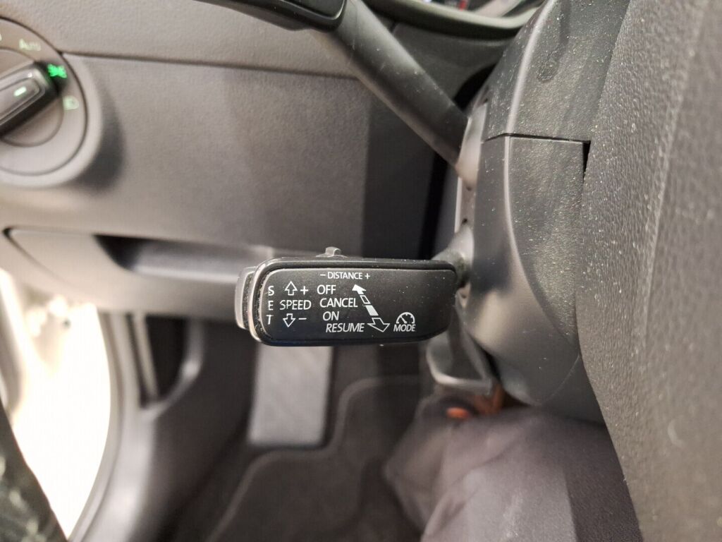 Skoda Octavia 2019 Valkoinen