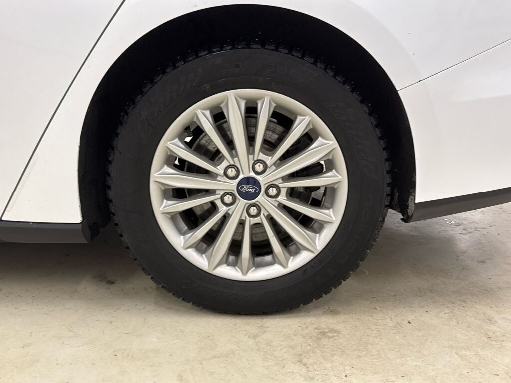 Ford Focus 2019 Valkoinen