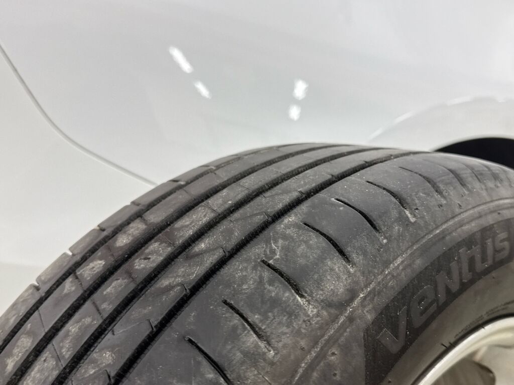 Ford Focus 2019 Valkoinen