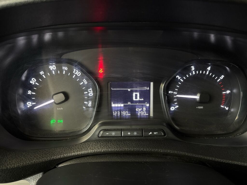 Toyota Proace 2019 Musta