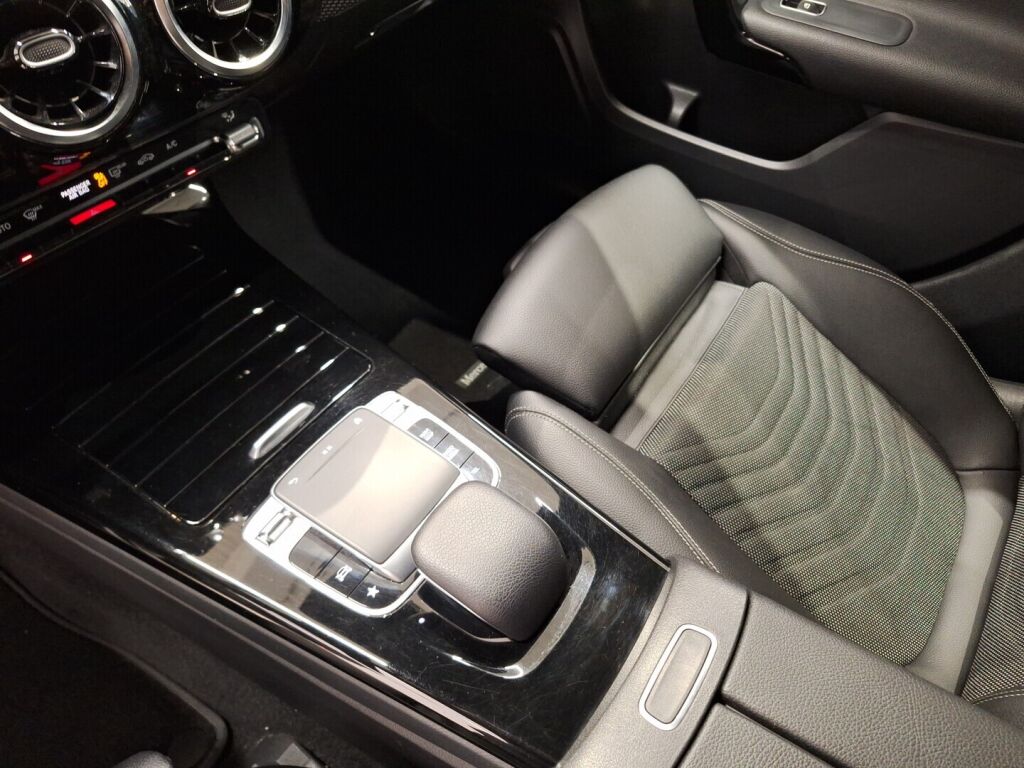 Mercedes-Benz A 2018 Valkoinen