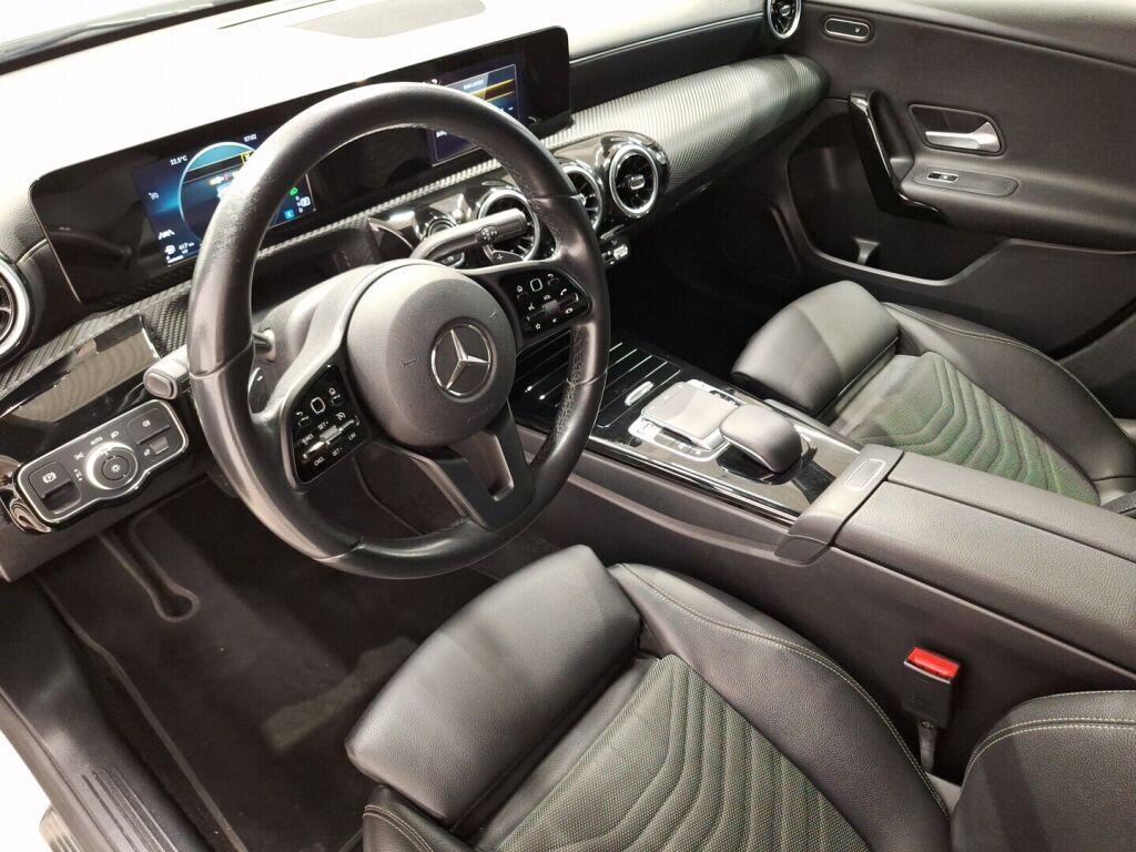 Mercedes-Benz A 2018 Valkoinen