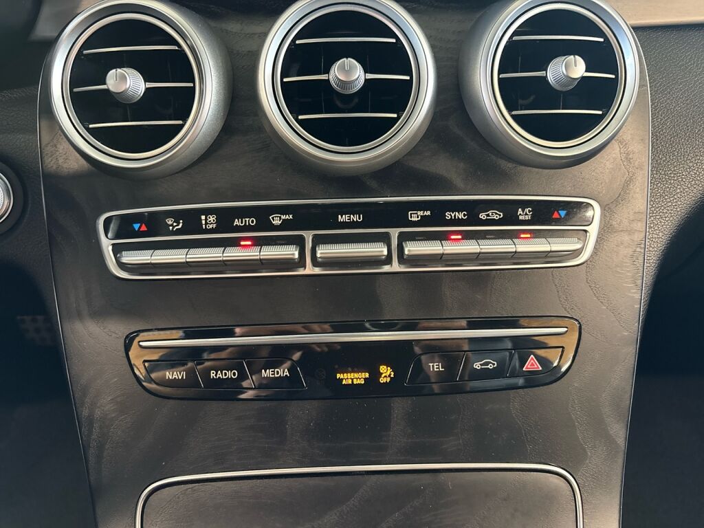 Mercedes-Benz C 2018 Musta