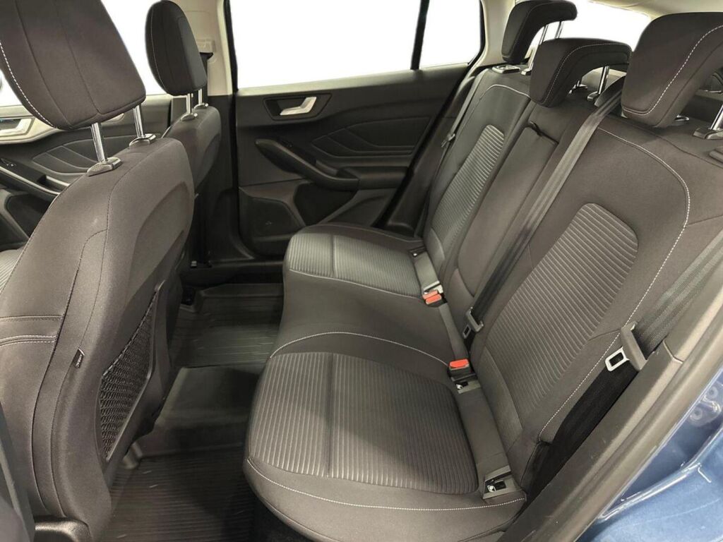 Ford Focus 2018 Sininen