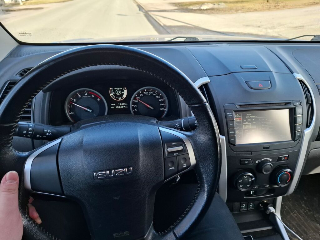 Isuzu D-Max 2019 Sininen