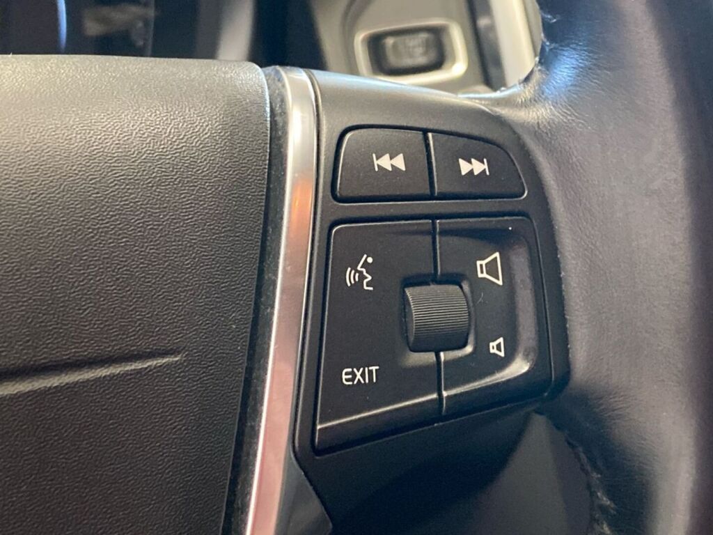 Volvo XC60 2015 Musta