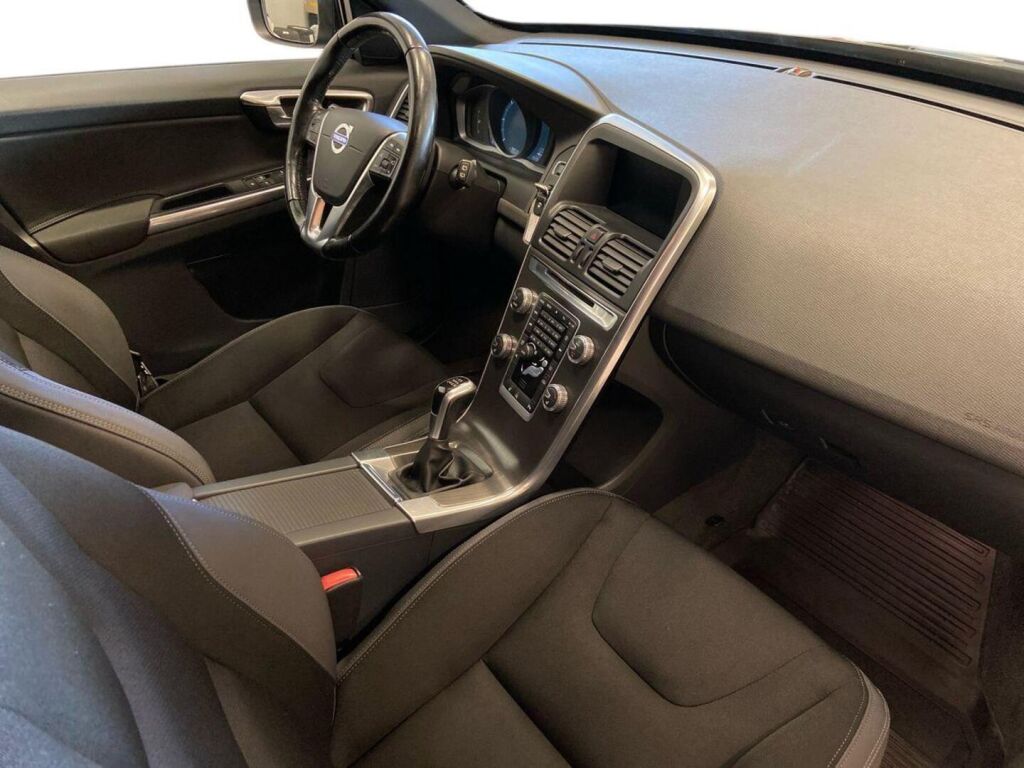 Volvo XC60 2015 Musta