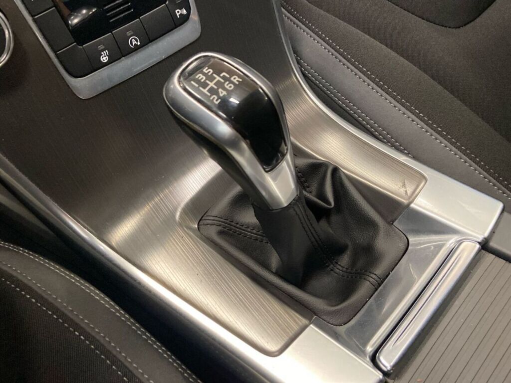 Volvo XC60 2015 Musta