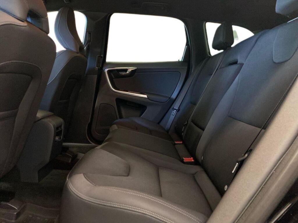 Volvo XC60 2015 Musta