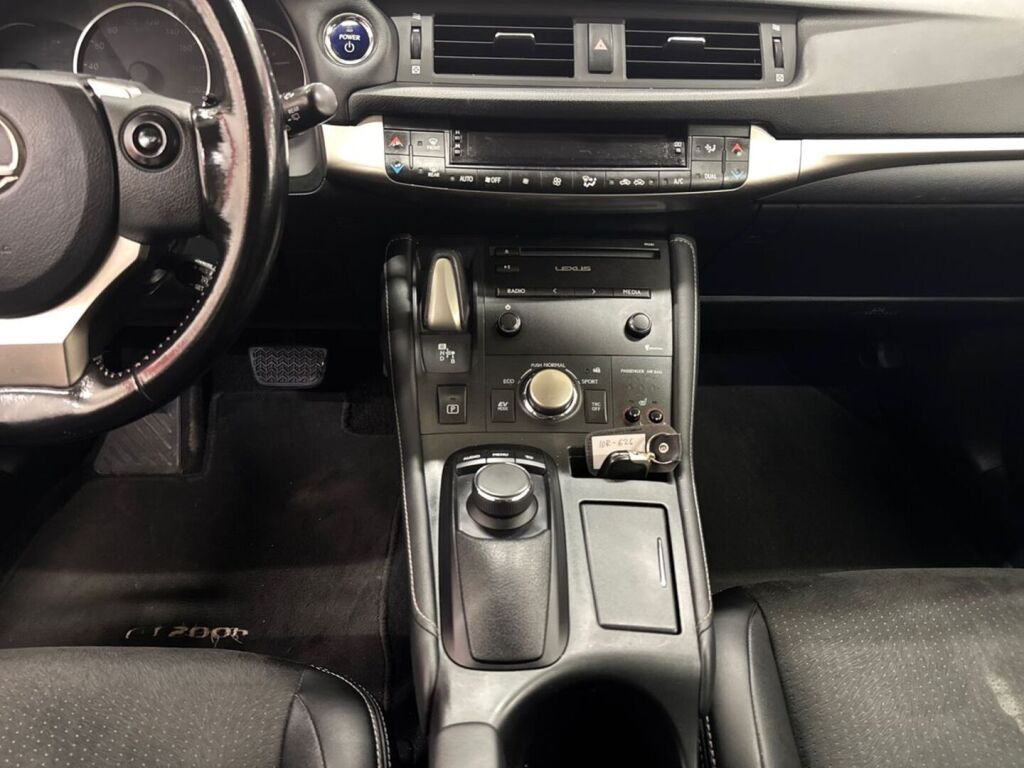 Lexus CT 2016 Valkoinen