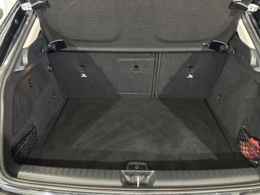 Mercedes-Benz GLA 2018 Musta