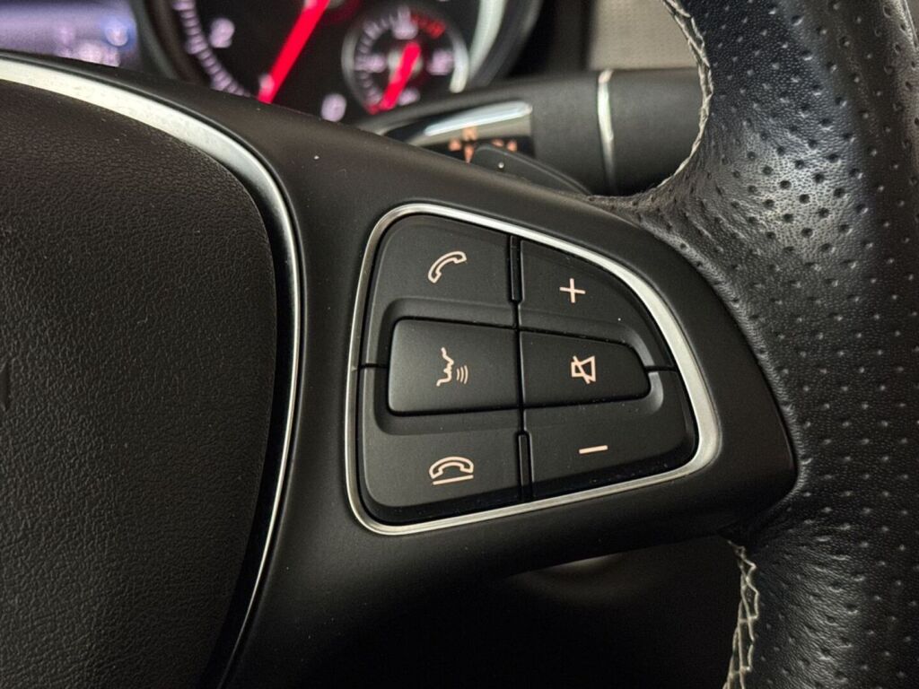 Mercedes-Benz GLA 2018 Musta