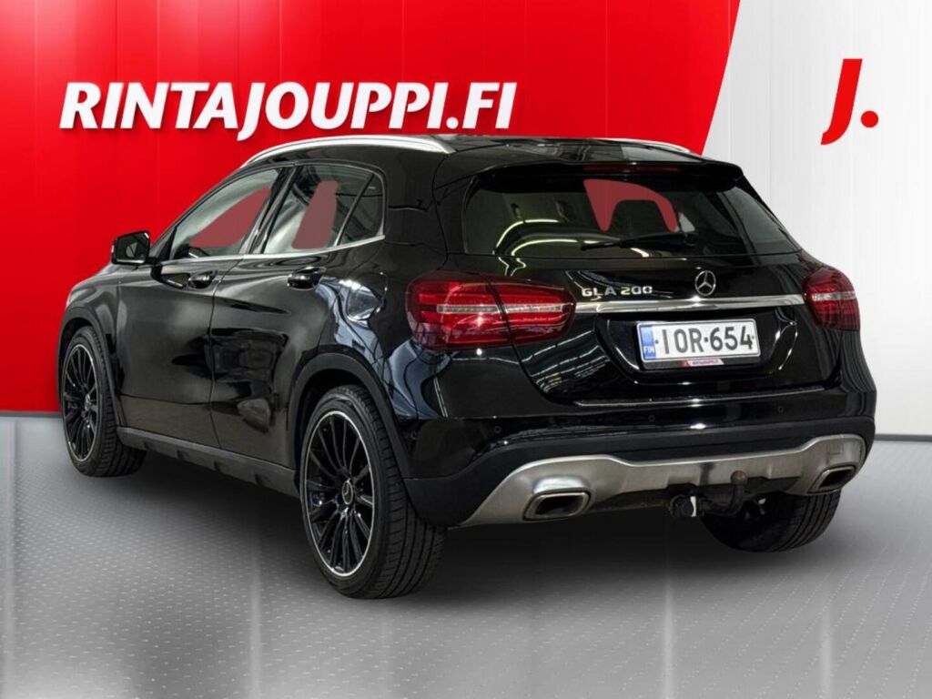 Mercedes-Benz GLA 2018 Musta