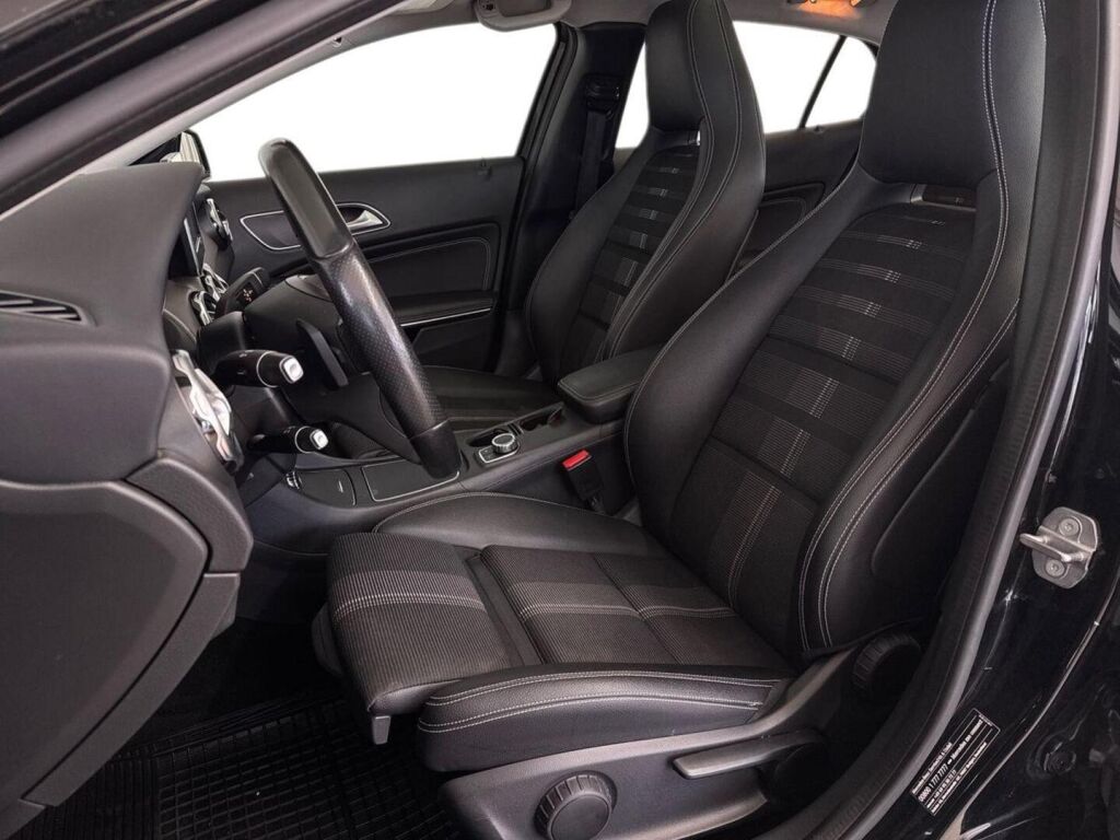 Mercedes-Benz GLA 2018 Musta