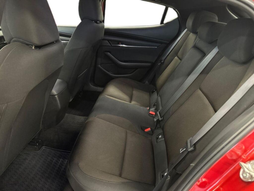 Mazda Mazda3 2019 Punainen