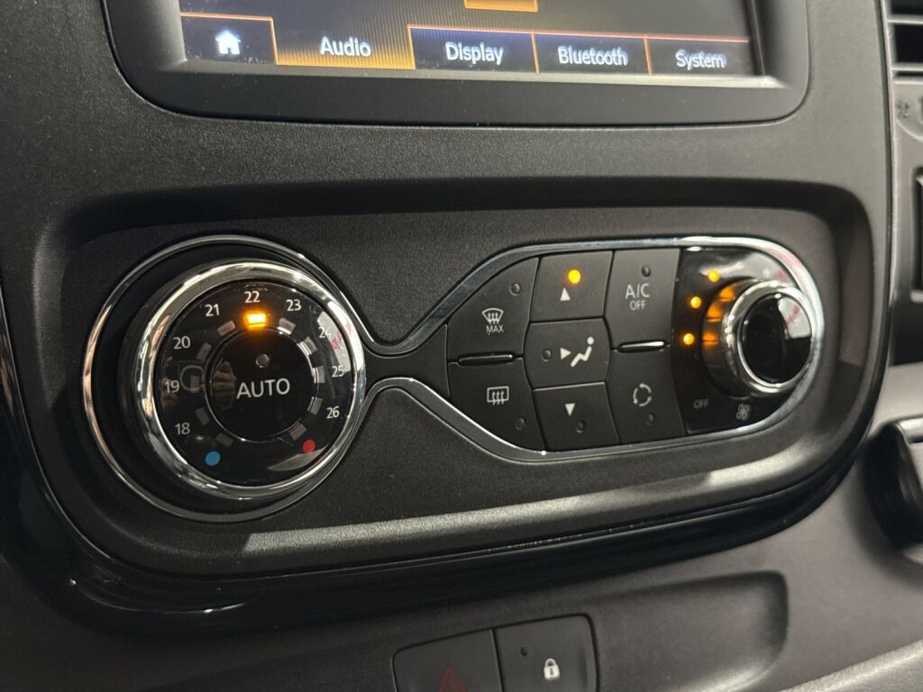 Opel Vivaro 2018 Valkoinen