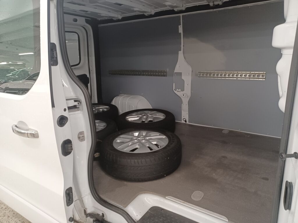 Opel Vivaro 2018 Valkoinen