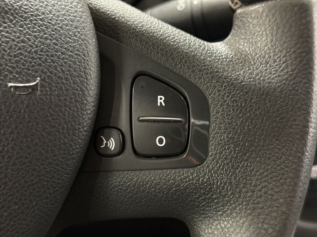 Opel Vivaro 2018 Valkoinen