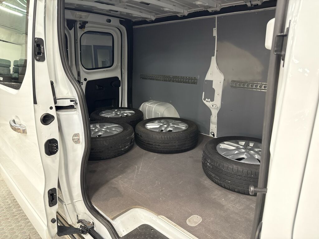 Opel Vivaro 2018 Valkoinen