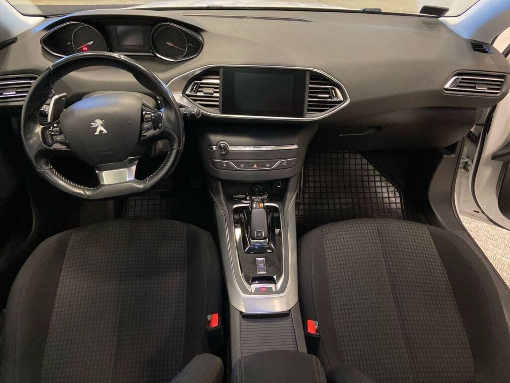 Peugeot 308 2020 Valkoinen